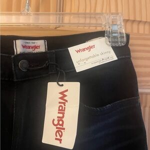 Wrangler High Waisted Skinny Jeans - Size 6